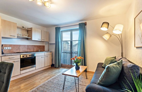 Gstadt Apartment | Holiday Apartment "1 Haus Reichl" with Private Balcony & Wi-Fi