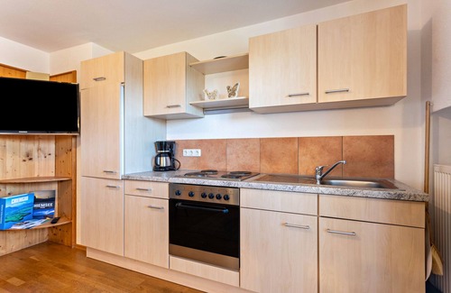 Gstadt Apartment | Holiday Apartment "1 Haus Reichl" with Private Balcony & Wi-Fi