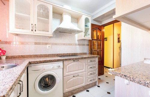 Algarrobo Apartment | Holiday Apartment 60 metres from the Beach with Sea Views, Terrace, A/C & Wi-Fi