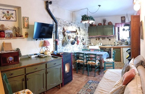 Colle Rinaldo House | Holiday apartment Rocca di Corno for 1 - 4 persons with 2 bedrooms - Holiday house