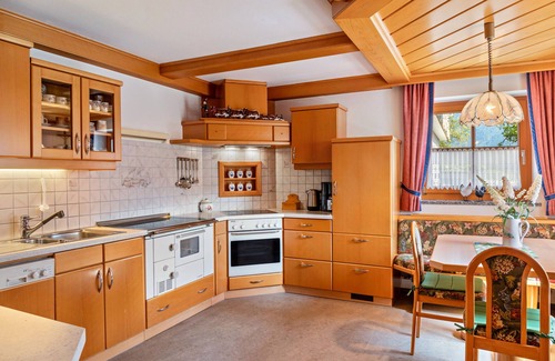 Goldegg Apartment | Holiday Apartment 'Biobergbauernhof Bergzeit' with Mountain View, Private Terrace and Wi-Fi