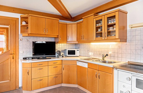 Goldegg Apartment | Holiday Apartment 'Biobergbauernhof Bergzeit' with Mountain View, Private Terrace and Wi-Fi