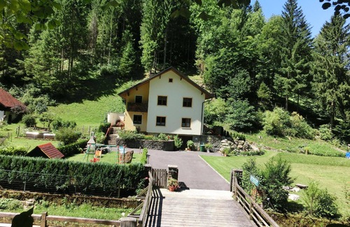 Loich House | Holiday apartment Eulenrast