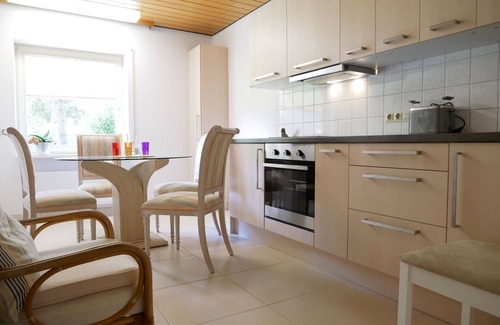 Urberg Apartment | Holiday Apartment 'Im Haus Vita' with Shared Terrace and Shared Garden