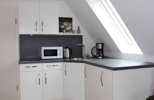 Horumersiel Apartment | Holiday Apartment 'Lenchen' with Garden, Terrace and Wi-Fi
