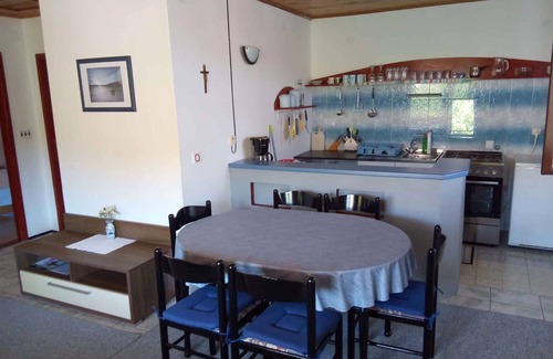 Tkon Apartment | Holiday apartment mit Terrasse und Klimaanlage