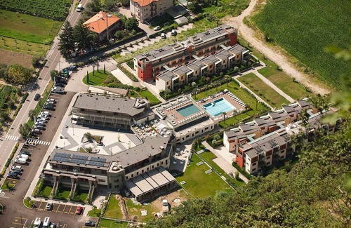 Bolognano-Vignole Apartment | Holiday apartment Near the lake, with balcony and parking space