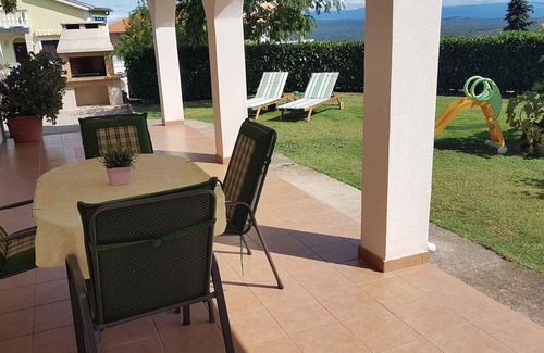 Salatic Apartment | Holiday apartment with air conditioning and terrace