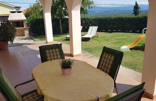 Salatic Apartment | Holiday apartment with air conditioning and terrace