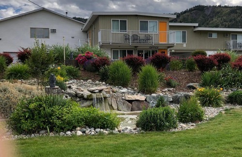 Okanagan-Similkameen Hotel | Holiday Beach Resort Motel