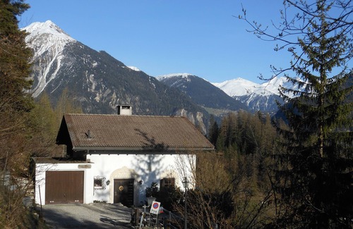 Albula-Alvra Ski Chalet | Holiday home between Davos + Lenzerheide, 8 people, hiking, cycling, swimming