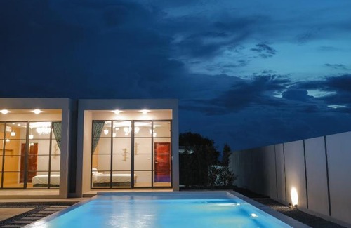 Pak Chong Villa | holiday fever x the pool