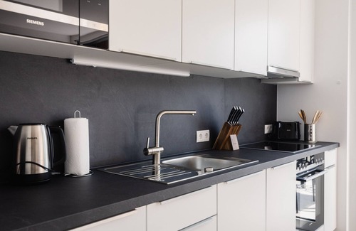 Hoerbranz Apartment | Holiday flat ‘1 room with terrace’, private terrace and Wi-Fi