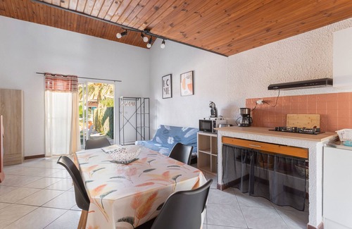 Roquefort-des-Corbieres House | Holiday Home 'La Capelle 4 Persons 880' with Shared Pool, Wi-Fi and Air Conditioning