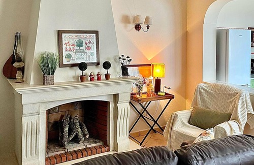 Vila de Frades House | Holiday Home 'A Casa Dos Raminhos' with Private Pool and Terrace