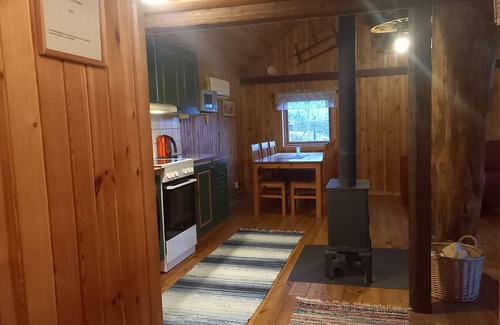 Kungsater House | Holiday home between the lakes Oklången and Mäsen