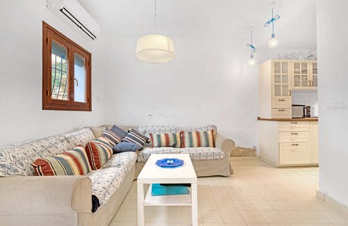 Altea House | Holiday Home 'Ca Xotxim' with Private Terrace and Air Conditioning