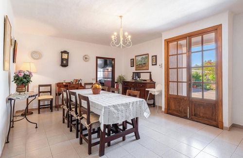 Felanitx House | Holiday Home 'Can Tries' with Mountain View, Private Pool and Wi-Fi