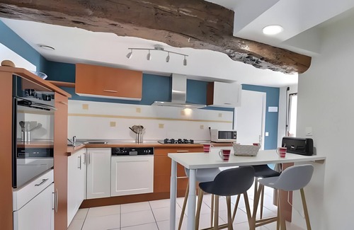Chateaugiron House | Holiday Home 'Cours Péan' with Private Terrace, Private Garden and Wi-Fi