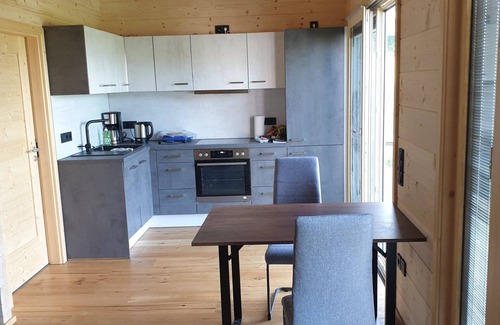 Ochsenhausen House | Holiday Home 'Ferienhaus Summerwiese' with Private Terrace, Private Garden and Wi-Fi