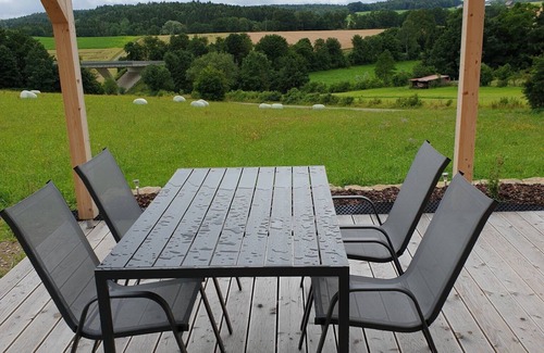 Ochsenhausen House | Holiday Home 'Ferienhaus Summerwiese' with Private Terrace, Private Garden and Wi-Fi