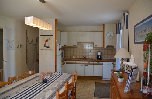 La Tranche-sur-Mer House | Holiday Home 'Les Floralies' with Private Terrace, Private Garden and Wi-Fi