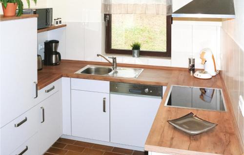Gunderath House | Holiday Home Gunderath With Fireplace I