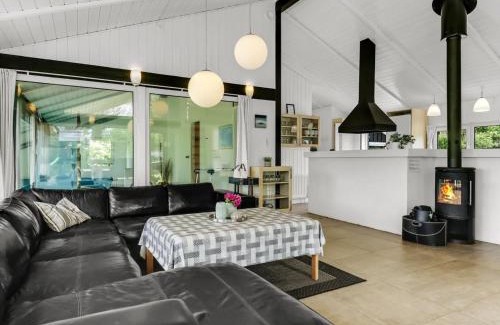 Lonstrup House | Holiday Home Gunhilde - 900m from the sea by Interhome