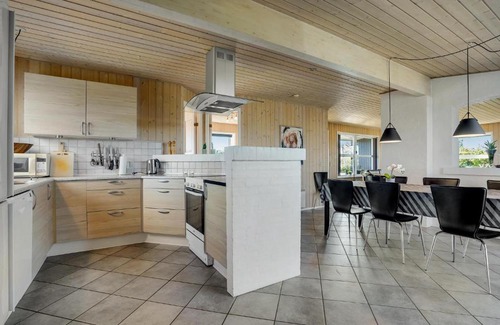 Henne Strand House | Holiday home Hjelmevej Henne X