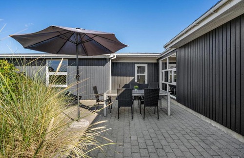 Henne Strand House | Holiday home Hjelmevej Henne X