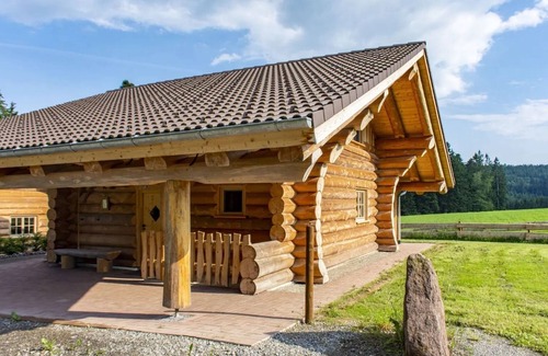 Glatten House | Holiday Home 'Hofblick' with Private Terrace, Private Garden and Wi-Fi
