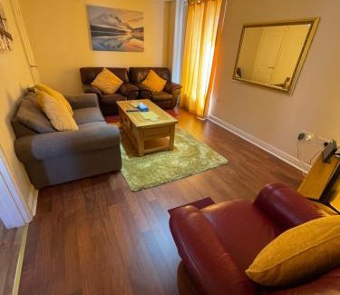 Canton House | Holiday Home In Cardiff. Sleeps 6