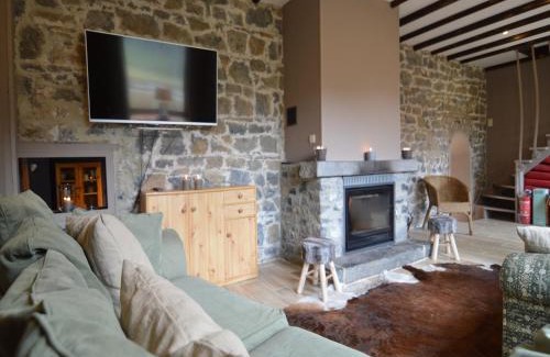 Onhaye House | Holiday Home in Falaën near Montaigle Castle