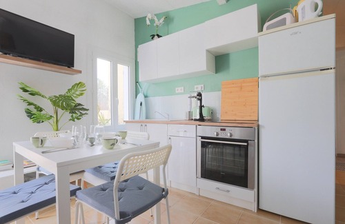 Gargas House | Holiday Home in Gargas with Pool and Nature