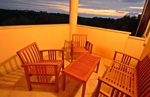 Novigrad House | Holiday Home in Novigrad With Private Pool