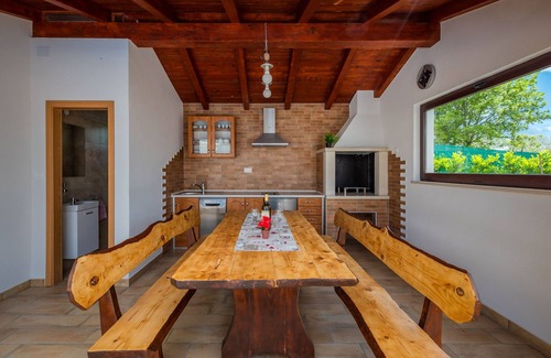 Lindar House | Holiday Home in Pazin with Private Pool