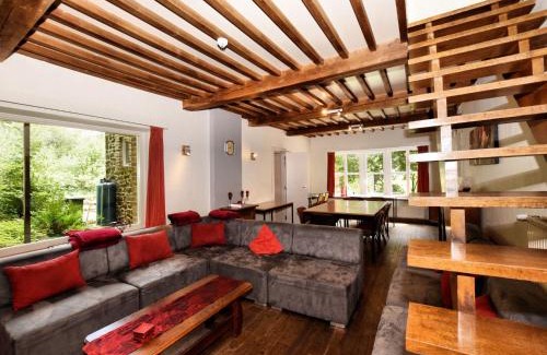 Rendeux House | Holiday Home in Rendeux with Terrace