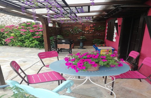 Villaescusa House | Holiday Home in Spain with Terrace & BBQ