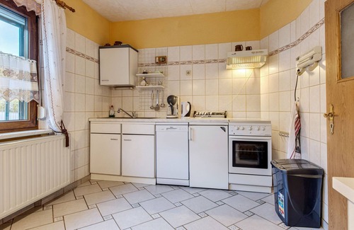 Gleichamberg House | Holiday home in Thuringia with private terrace, use of a garden and pool