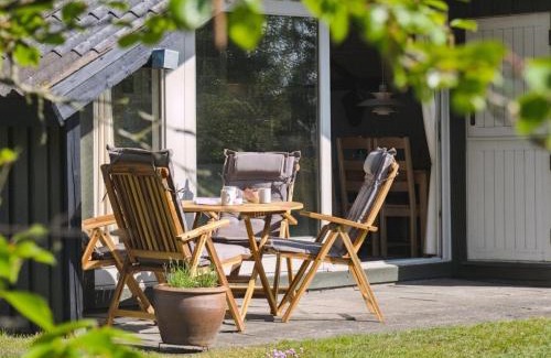 Bratten Strand House | Holiday Home Irlin - 600m from the sea by Interhome