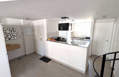 Les Deveses House | Holiday Home 'Isabel' with Mountain View, Wi-Fi and Air Conditioning