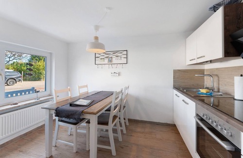 Gammendorf House | Holiday Home 'Küstenliebe' with Private Terrace, Private Garden and Wi-Fi