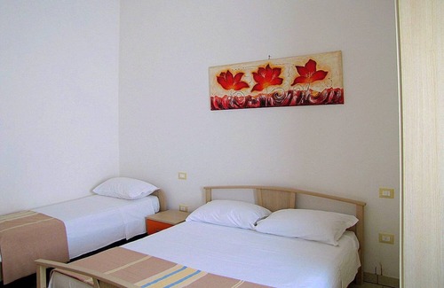 Torre San Giovanni House | Holiday Home 'La Casetta Al Mare' with Wi-Fi and Air Conditioning