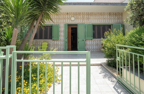 Torre San Giovanni House | Holiday Home 'La Plurifamiliare 3427' with Private Terrace and Air Conditioning