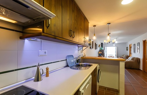 Capileira House | Holiday Home 'Los Compadres' with Mountain View, Shared Pool and Wi-Fi