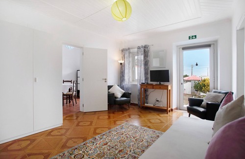 Carvalhal House | Holiday Home 'Maria' with Mountain View, Private Pool and Wi-Fi