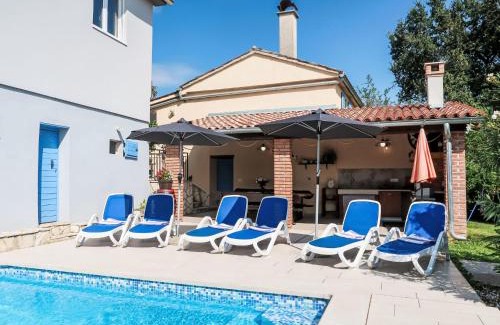 Pican House | Holiday Home Mariva by Interhome