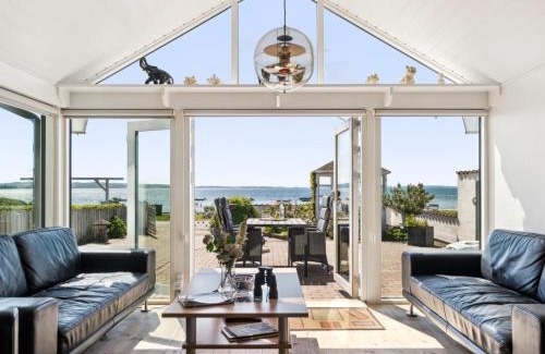 Ronde House | Holiday Home Michel - 25m from the sea by Interhome