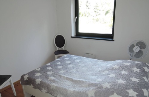 Insko House | holiday home on a fenced natural plot, Insko