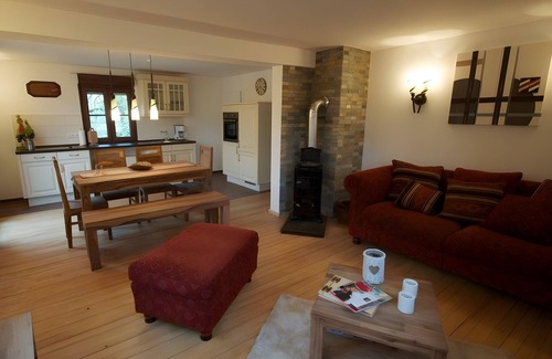 Forbach House | Holiday Home 'Paula' with Mountain View, Wi-Fi and Air Conditioning